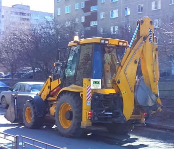 MST M542 (колесный дизельный фронтальный погрузчик + экскаватор)