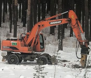 Doosan 180WV (колесный дизельный экскаватор, рабочие органы: ковш-для землянных/раскопочных работ, гидромолот- для снятия дорожного покрытия, выкорчевывания деревьев, разрыхления и разрушения мерзлого грунта)