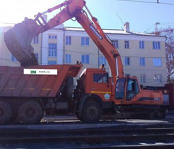 Doosan 340 LC-V (экскаватор дизельный гусеничный) может разрабатывать грунт в карьерах, производить планировку территорий, в комунальном и дорожном строительстве погрузочно-разгрузочные работы как выше (10, 34 м) уровня площадки установки так и ниже (7,67