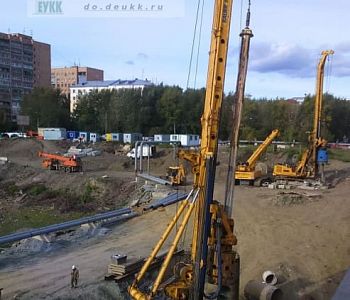 BAUER BG36 (буровая самоходная установка)