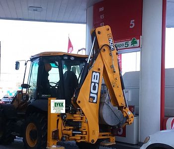 JCB 3CX (колесный дизельный фронтальный погрузчик + экскаватор)