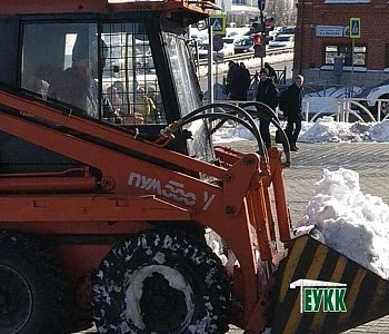 ПУМ-500 «Бобр» (погрузчик дизельный с дополнительным оборудованием: вилы, ковш погрузочный, щётка, бур, крюк)