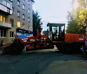 Грейдер ГС-14.02 (дизельная самоходная спецтехника для перемещения грунта)