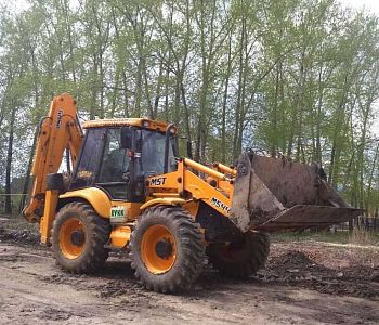 MST M544 (колесный дизельный фронтальный погрузчик + экскаватор)