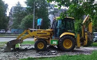 Komatsu WB93R (колесный дизельный фронтальный погрузчик + экскаватор)