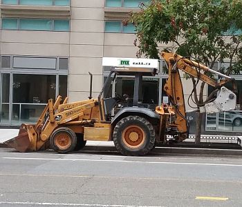 CASE 580 super LE (колесный дизельный фронтальный погрузчик / экскаватор)